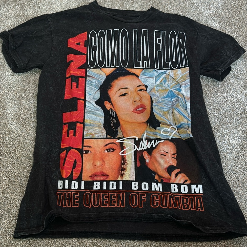Selena graphic shirt